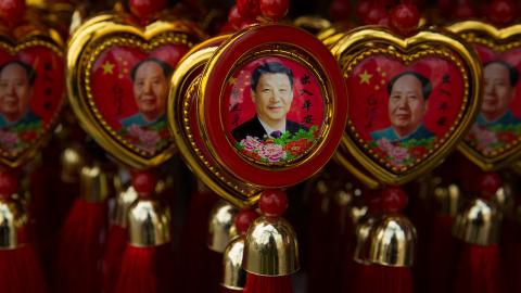 dekorative Glöckchen mit dem Konterfei von Xi Jinping