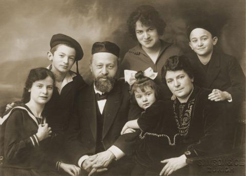 Portrait-Foto einer jüdische Familien um 1910