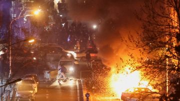 Strassenbarrikade bei Protesten in Teheran am 8. Januar 2026