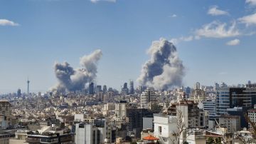 Rauchschwaden über Teheran am 1. März