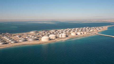 Tanklager im saudischen Hafen Ras Tanura