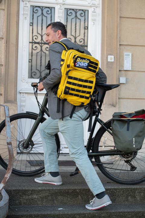 Radio-2Go-Gründer Reto Wettstein unterwegs mit dem Fahrrad