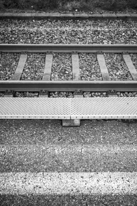 provisorische Stufe am Bahngleis, Bahnhof Siebnen SZ