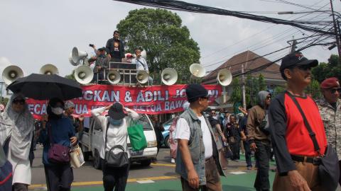  Demonstrant:innen in Jakarta nach den Wahlen im Februar 