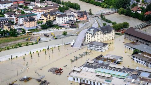 die Rhone trat in Chippis über die Ufer