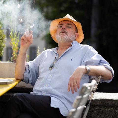 Portraitfoto von Peter Schneider
