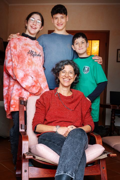 Tamar Zekbach mit ihren drei Kindern