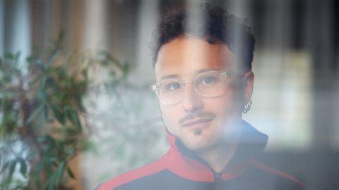 Portraitfoto von Dimitri Grünig