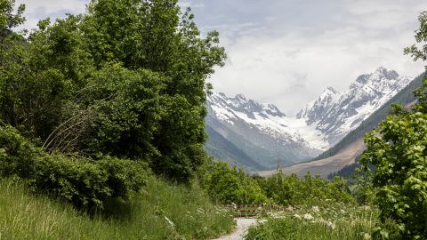 Blick ins Lötschental, im Hintergrund der Schuttkegel des Bergsturzes