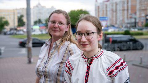 Anastasia Schukina mit ihrer Tochter Katerina Tswylinjuk