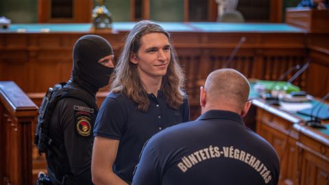 Maja T. am 12. Juni beim Verfahren in Budapest