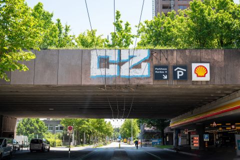 das FCZ-Graffiti bei den Hardau-Hochhäusern nach der ersten nächtlichen Reinigung