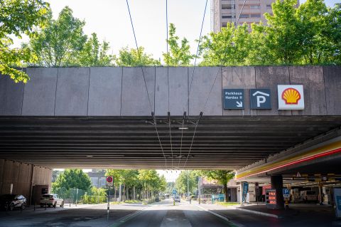 das FCZ-Graffiti bei den Hardau-Hochhäusern ist nach der zweiten nächtlichen Reinigung vollständig entfernt