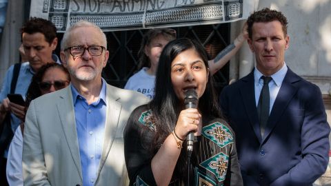 Ex-Labour-Chef Jeremy Corbyn und die Unterhausabgeordnete Zarah Sultana