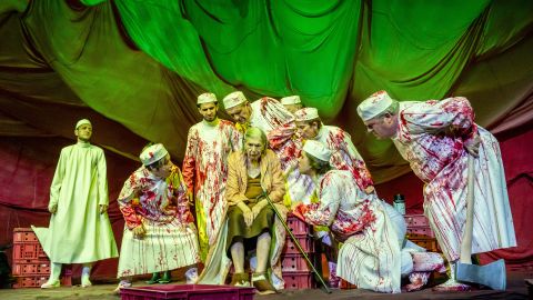 Bühnenfoto des Theaterstück «Blösch»