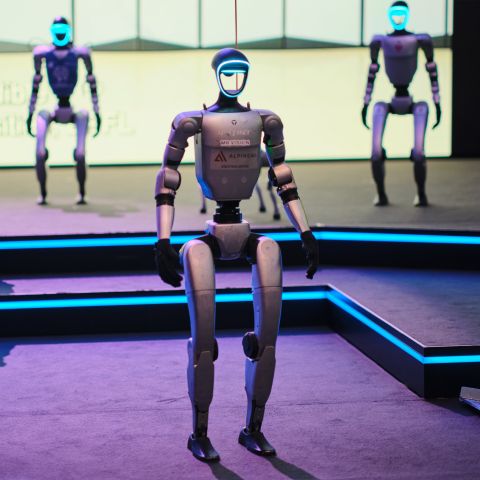 humanoide Roboter am «AI+X Summit» 
