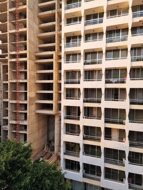 Hochhaus-Baustelle in Hamra