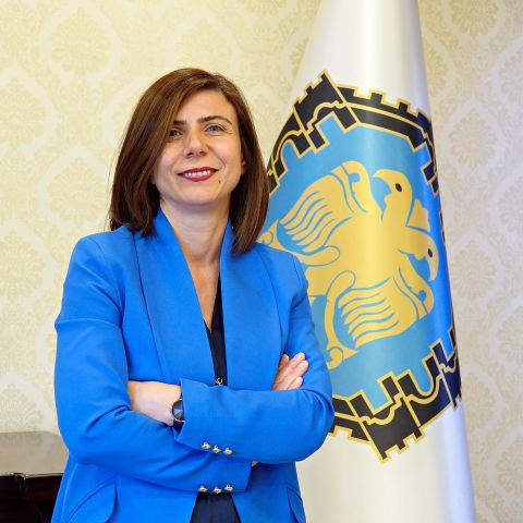 Portraitfoto von Ayşe Serra Bucak