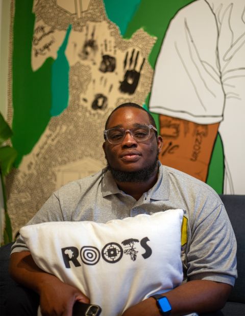 Isaiah Thomas im Roots Book­store in Miami