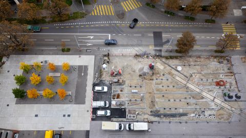 der neue Rosa-Luxemburg-Platz an der Hohlstrasse in Altstetten aus der Vogelperspektive