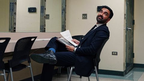  Zohran Mamdani bei der Vorbereitung für ein Fernsehduell