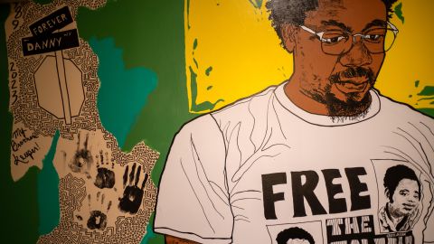 Wandgemälde im Roots Book­store in Miami