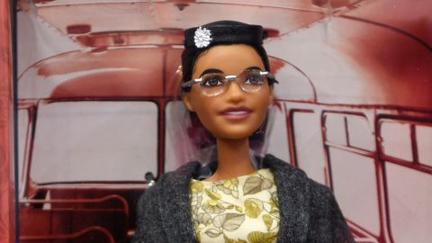 Rosa-Parks-Barbie-Puppe in der Verkaufsverpackung