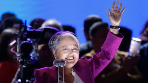 Jeannette Jara an einer Wahlkampfveranstaltung in Santiago am 11. November