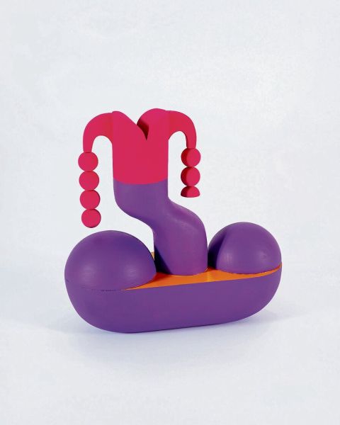 Maja Behrmann, Ohne Titel (Trän), 2021, Holz, Lack, 23,5 × 22,8 × 9,5 cm