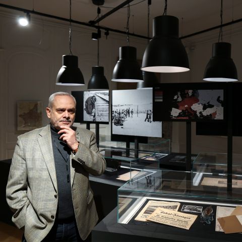 Jacques Baud bei einer Ausstellungseröffnung in Morges