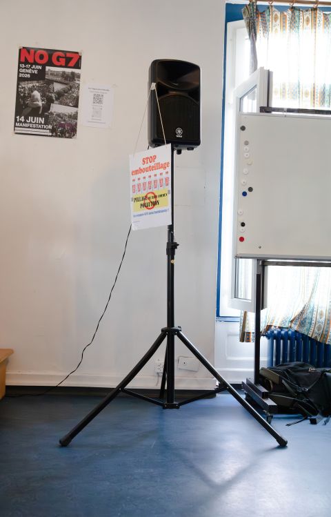 Lautsprecher in einem der Tagungsräme des Stop Pillage