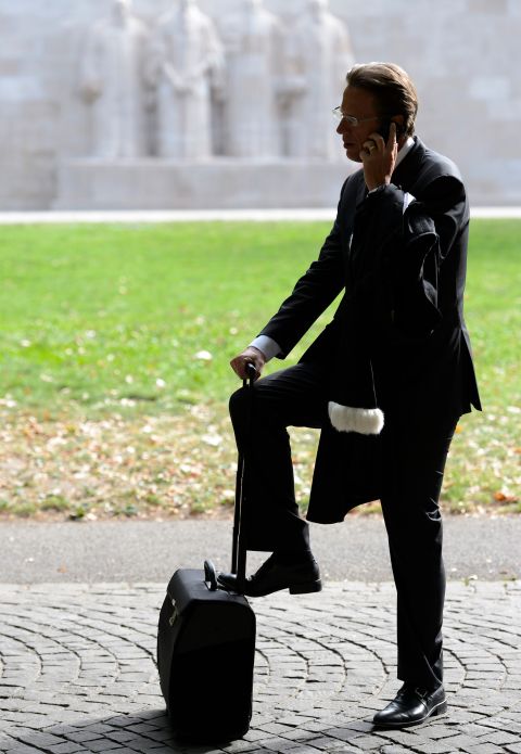 Christian Lüscher beim Telefonieren