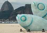 Fische aus Plastikflaschen