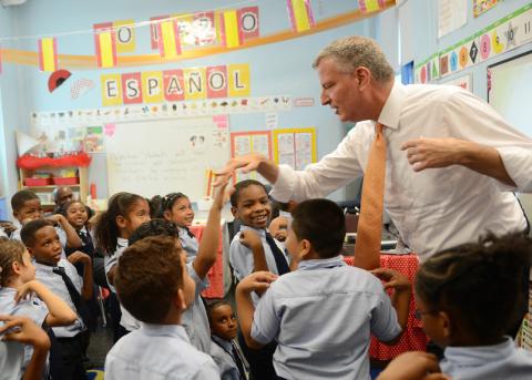 Bill de Blasio beim Besuch einer spanischsprachigen Vorschulklasse