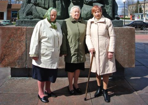 Anna Nekoval, Galina Popowa und Dina Korniewska