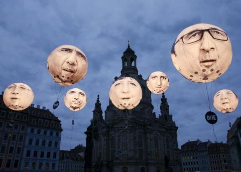 Laternen mit Gesichtern von Staatschefs
