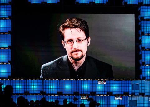 Edward Snowden als Projektion an der «Web Summit»-Konferenz in Lissabon