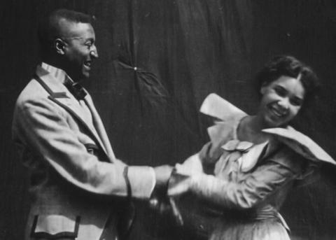 Filmstill: Gertie Brown und Saint Suttle in «Something Good – Negro Kiss»