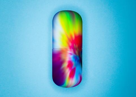 Pille mit psychedelischem Muster