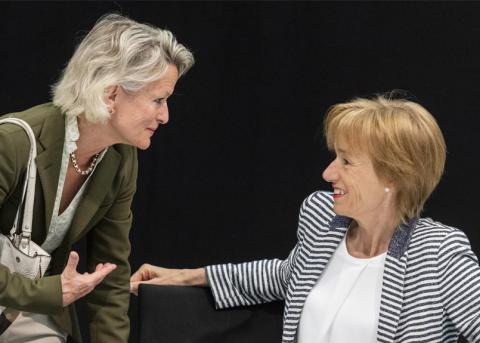 Mitte-Nationalrätin Ruth Humbel mit Fraktionschefin Andrea Gmür im Mai 2020