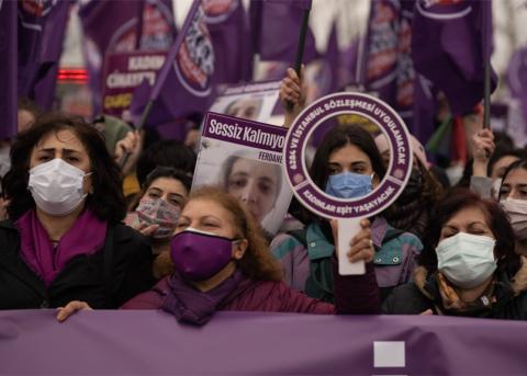 Demonstrierende Frauen am 20. März in Istanbul