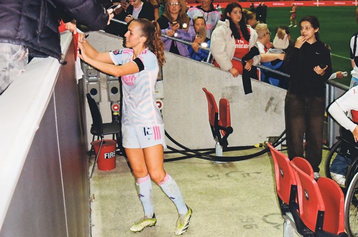 Foto der Fussballerin Lia Wälti
