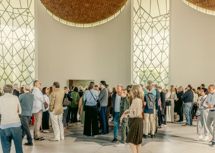 Vernissage in der Kunstgalerie Böhm Chapel in der ehemaligen St.-Ursula-Kirche in Hürth