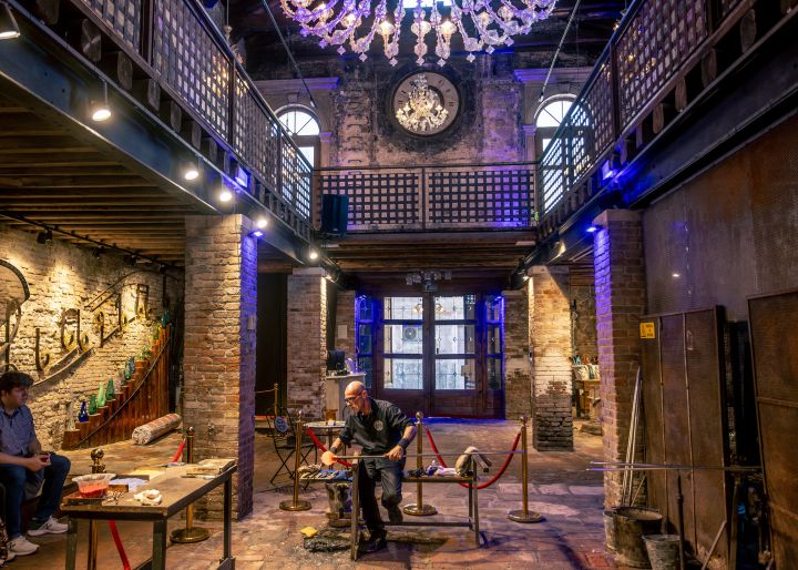 Glaskathedrale Santa Chiara