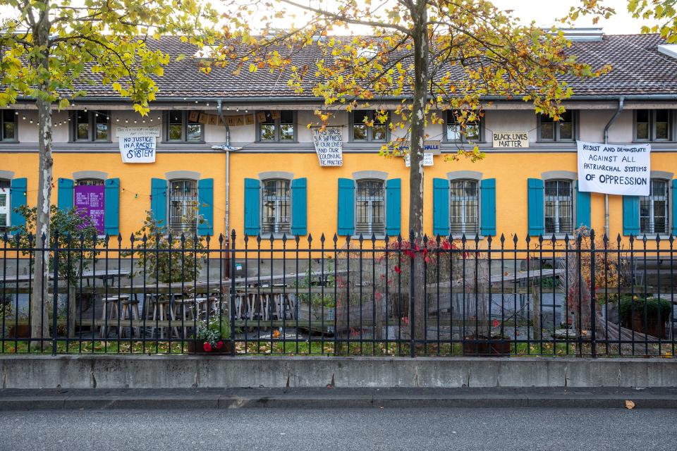 die von Experi-Theater besetzte Werkhalle des Theaterhauses Gessnerallee in Zürich