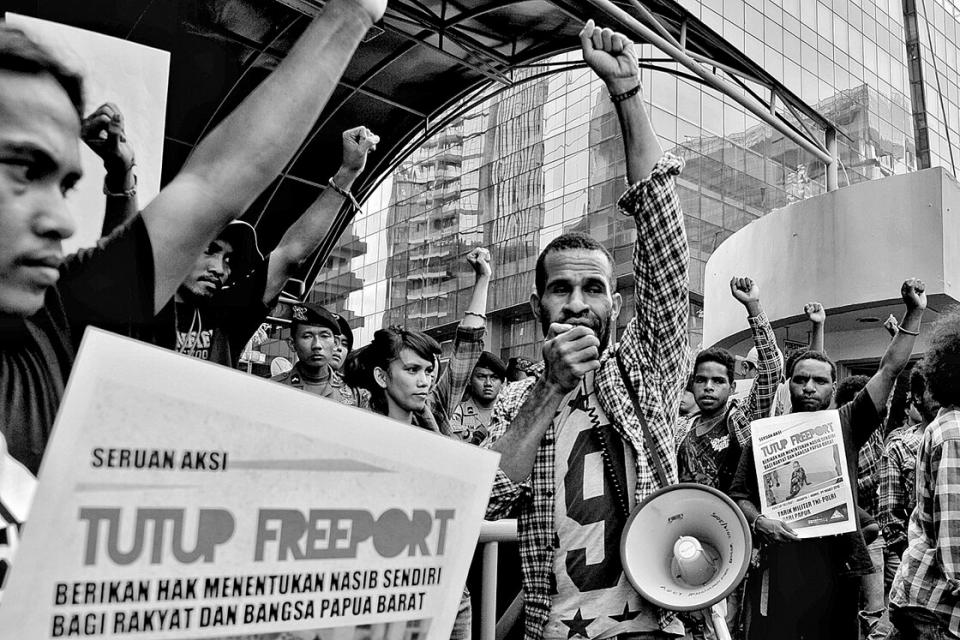 Demonstrierende fordern „Freeport dichtmachen“ in Jakarta im März 2018