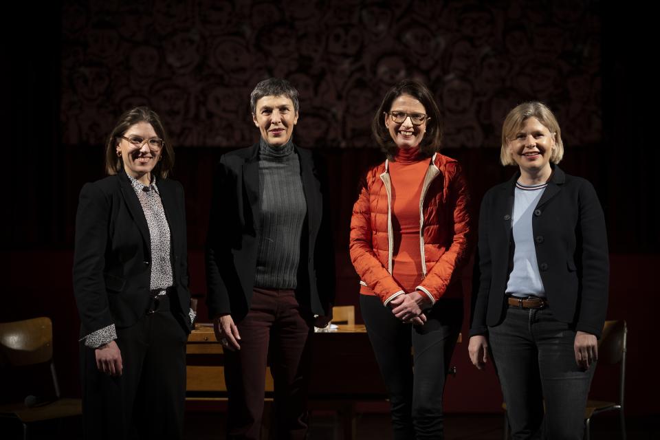 Ein Foto der St. Galler Ständeratskanditatinnen Franziska Ryser (Grüne), Barbara Gysi (SP), Susanne Vincenz-Stauffacher (FDP) und Esther Friedli (SVP)
