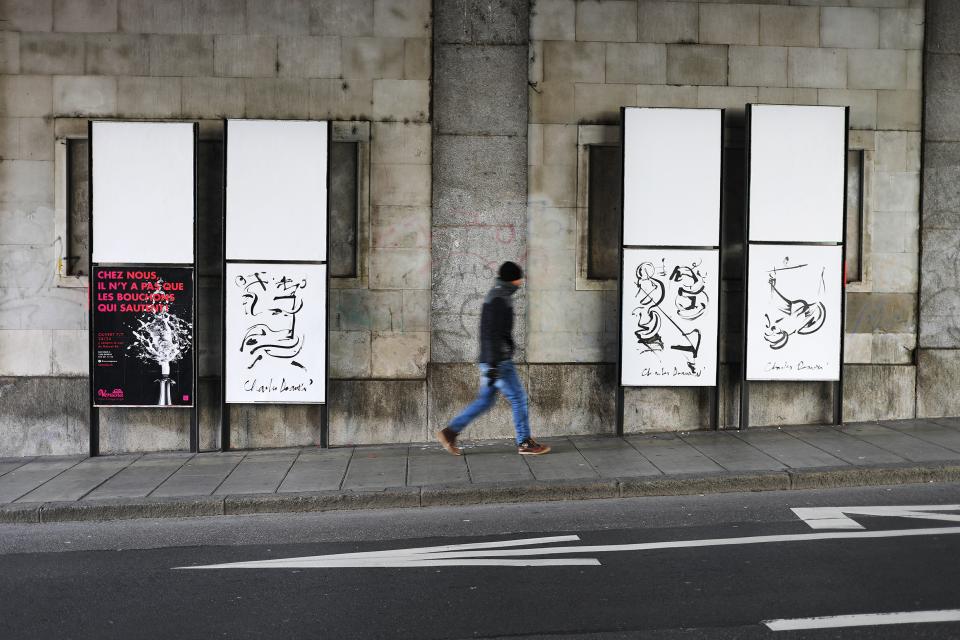 Plakatflächen in Genf, welche nur zur Hälfte belegt sind