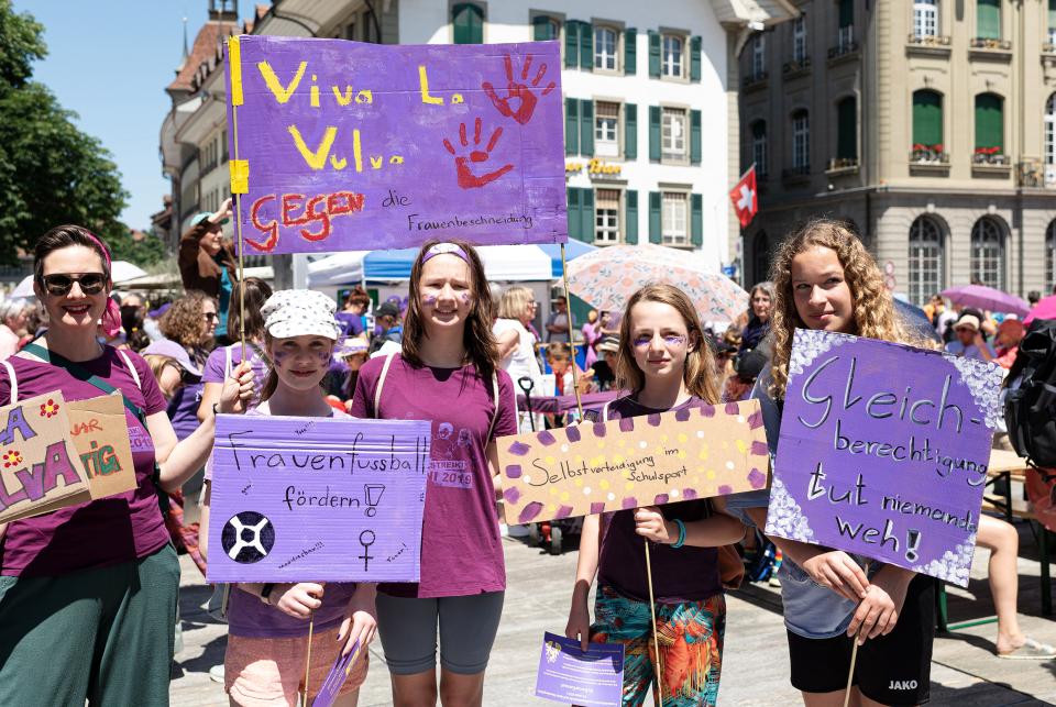 Impressionen vom feministischen Streik: Bern