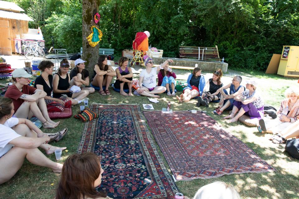 Impressionen vom feministischen Streik: Bern